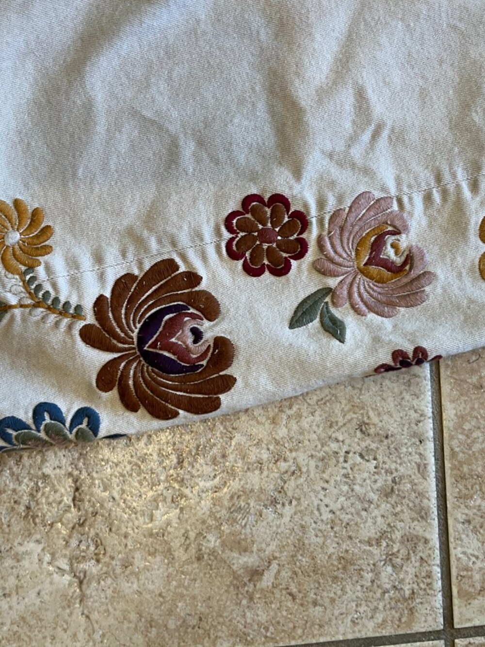 Driftwood Floral Embroidered Barrel Jeans - new with tag. Size 26 - Picture 2 of 9